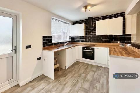 3 bedroom terraced house to rent, Wharfedale Avenue, Hull, HU9