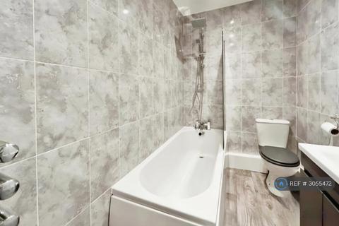 3 bedroom terraced house to rent, Wharfedale Avenue, Hull, HU9