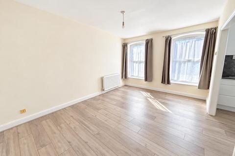2 bedroom apartment to rent, Brownlow Road, London, NW10