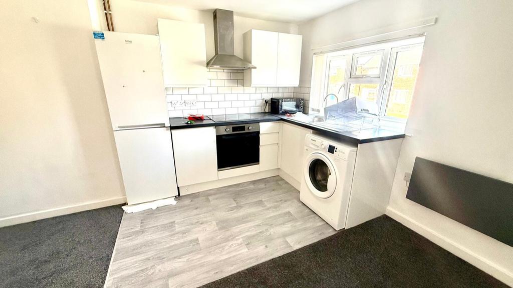 Apartment in Sheffield - View 3
