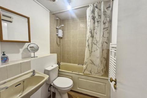 Studio to rent, King Georges Avenue Argyle Court, Watford, WD18