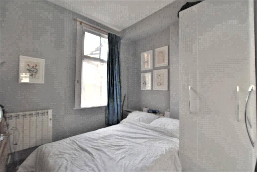Apartment in Emmer Green - View 5