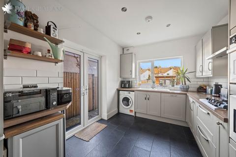 4 bedroom terraced house for sale, Mellows Road, Wallington