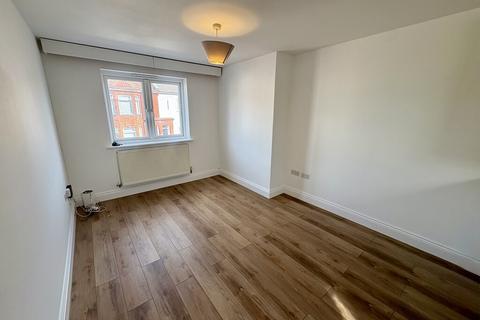 2 bedroom apartment to rent, Cambridge Road, Southampton