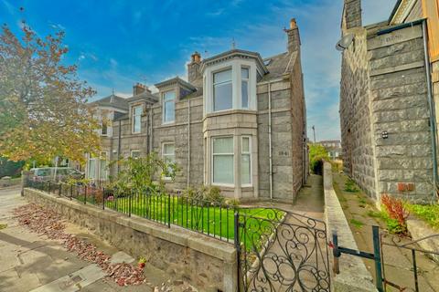 4 bedroom flat to rent, Clifton Road, Hilton, Aberdeen, AB24