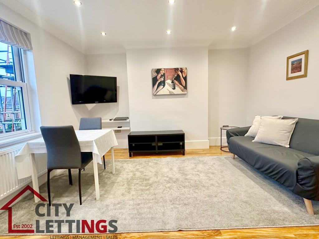 Apartment in Arboretum - View 3