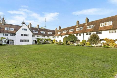 1 bedroom flat for sale, Waterlow Court Heath Close Hampstead Garden Suburb NW11