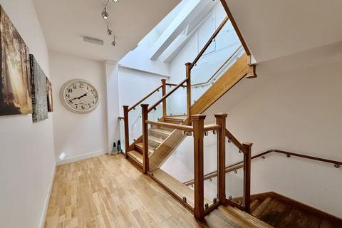 2 bedroom apartment for sale, Furlong Road, Bourne End SL8