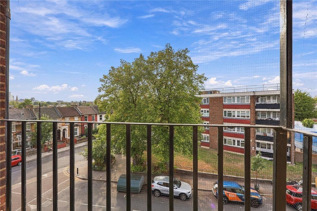Apartment in London - More