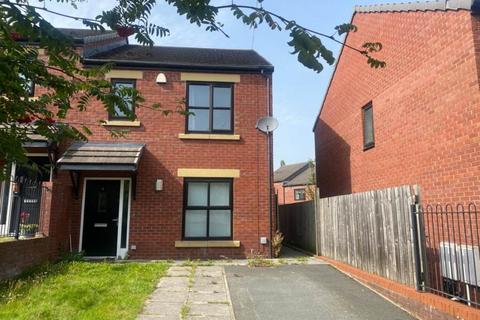 3 bedroom semi-detached house to rent, Raynville Walk, West Yorkshire LS13