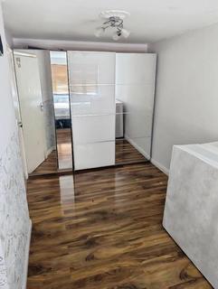 1 bedroom detached house to rent, Surman Terrace, Princes Road, Romford, London, RM1 2TB