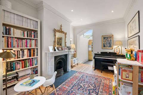 3 bedroom terraced house for sale, Elthorne Avenue, Hanwell, London, W7 2JN