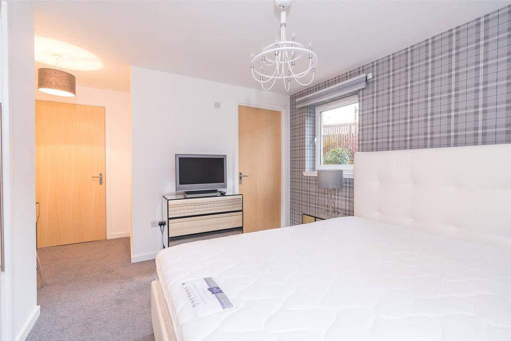 Apartment in Edinburgh, Redbraes, Leith Central - More