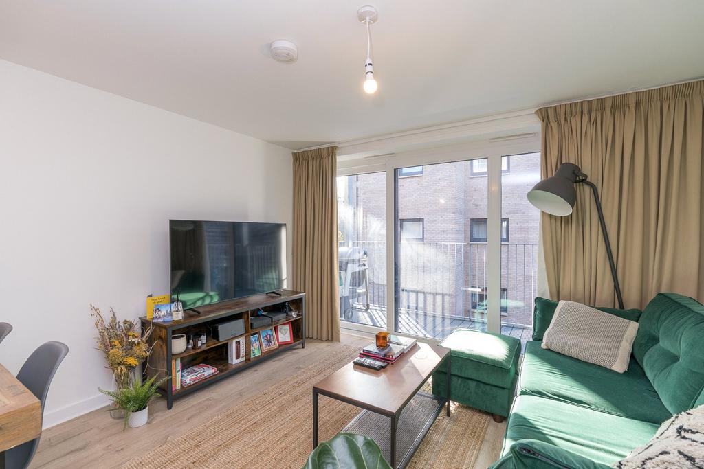 Apartment in Edinburgh, Leith Central - View 2