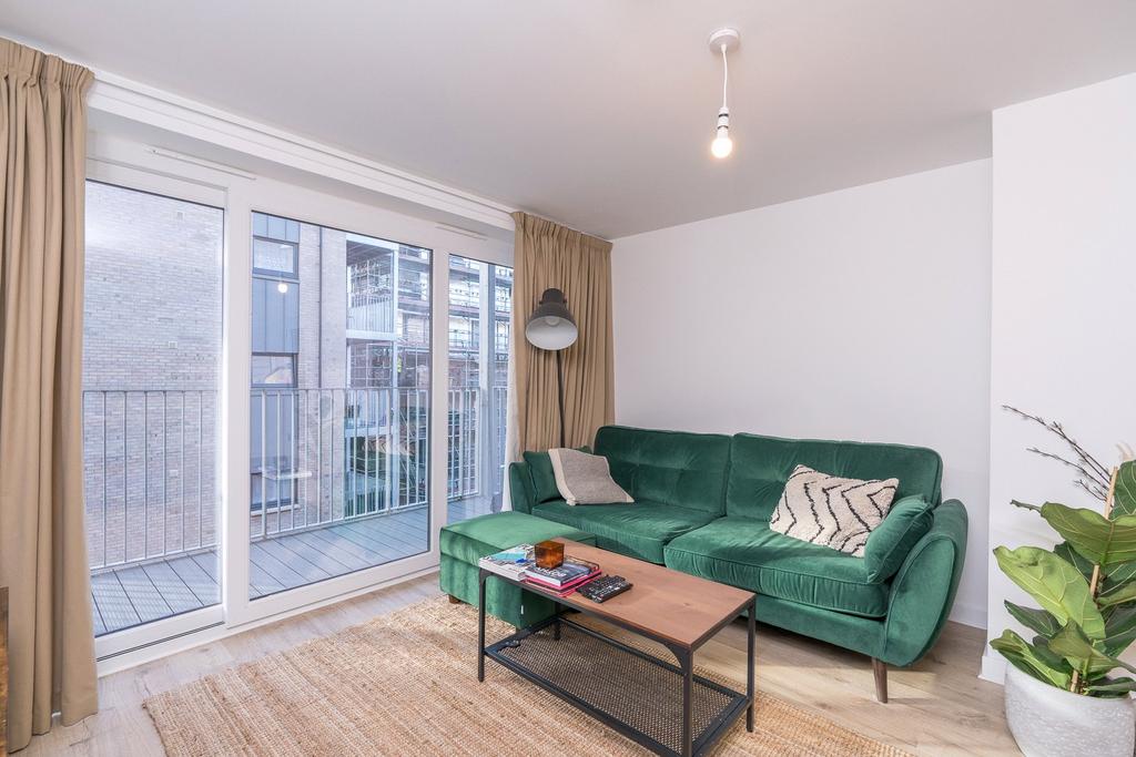Apartment in Edinburgh, Leith Central - View 3