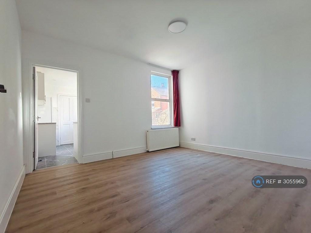 Apartment in Reading, Newtown - View 4