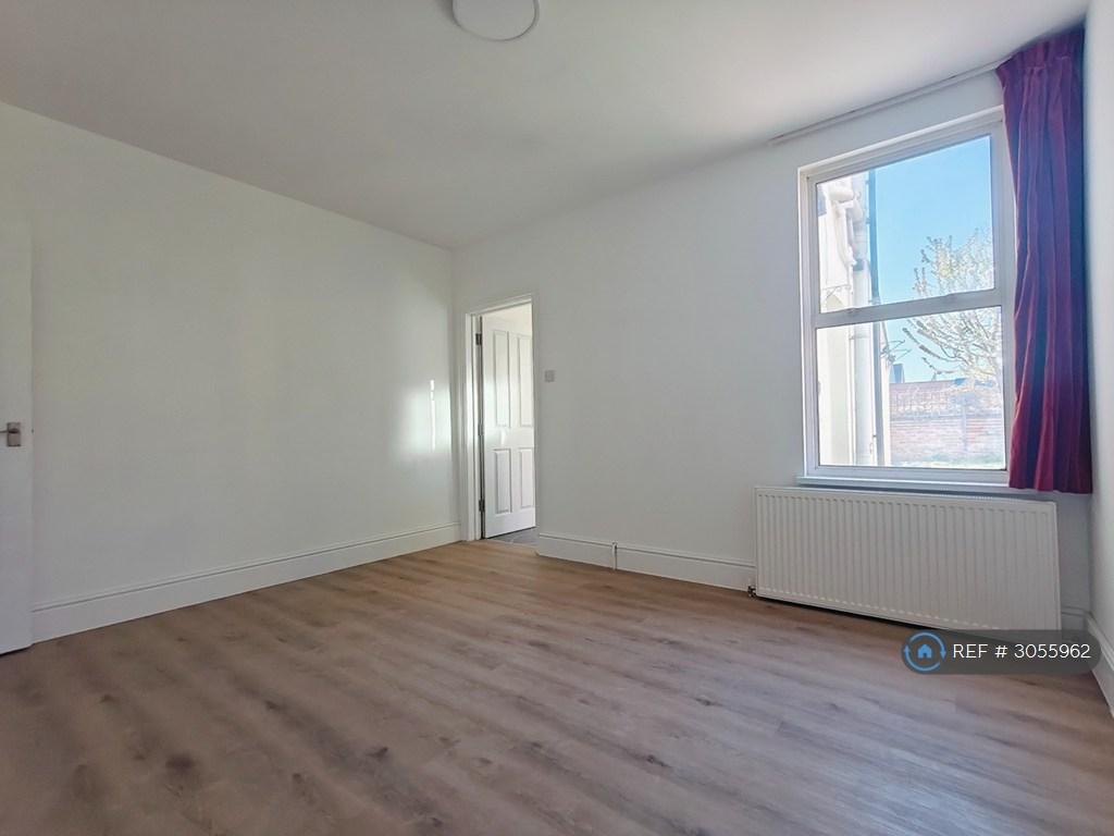 Apartment in Reading, Newtown - View 5