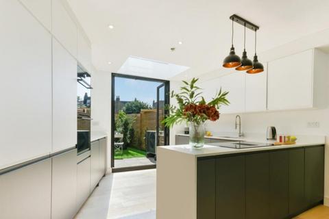 3 bedroom house to rent, Jephtha Road, London, SW18