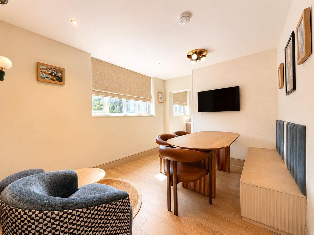 Apartment in Cambridge - View 4