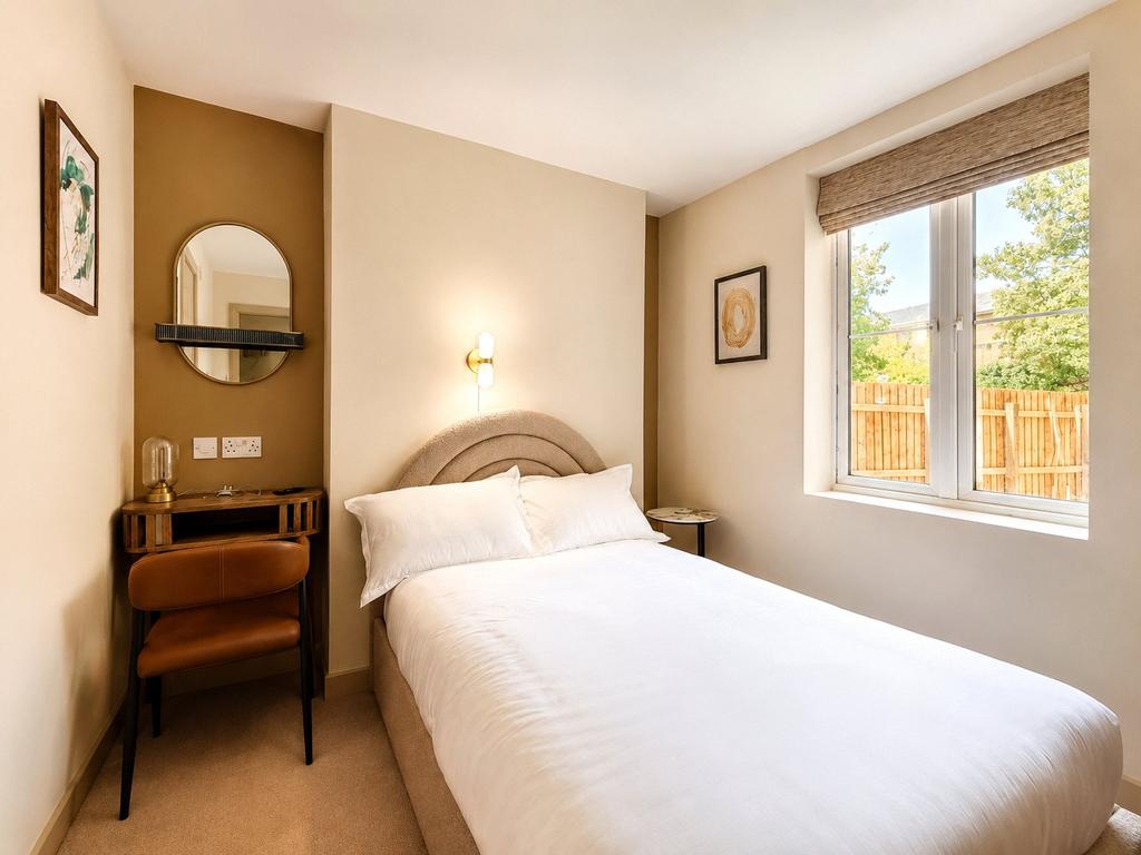 Apartment in Cambridge - View 5