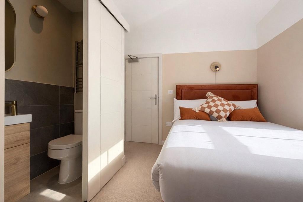 Apartment in Cambridgeshire - View 5