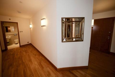 4 bedroom flat to rent, The Penthouse, Camperdown Street, Dundee