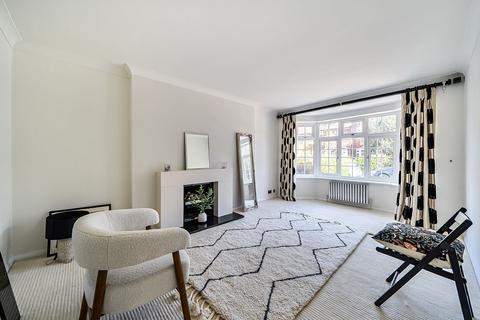 2 bedroom ground floor maisonette for sale, Bishops Close, Richmond, TW10