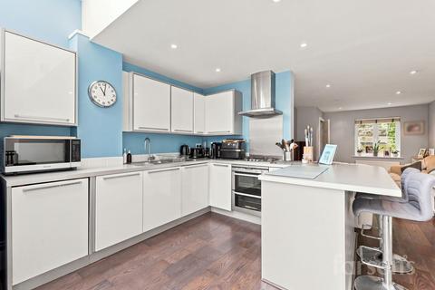 3 bedroom terraced house for sale, De Paul Way, Brentwood, CM14
