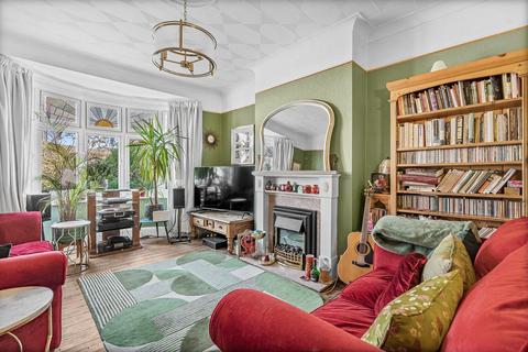 4 bedroom semi-detached house for sale, Park Avenue, Staines-upon-Thames, TW18