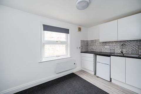 Studio to rent, Bodney Road, Hackney, London, E8