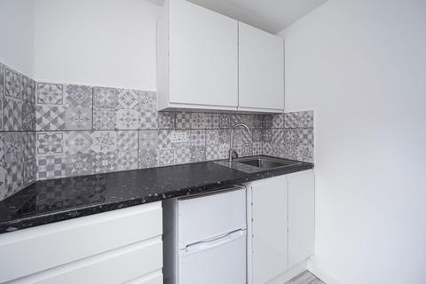 Studio to rent, Bodney Road, Hackney, London, E8
