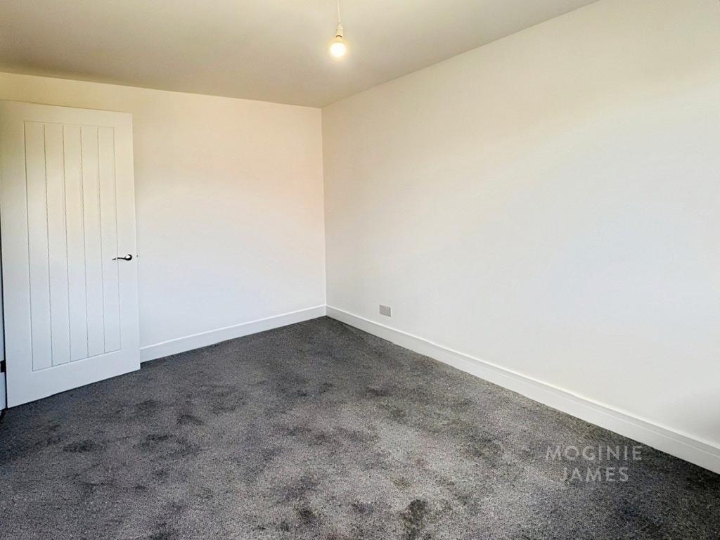 House in Cardiff, Trowbridge - View 5