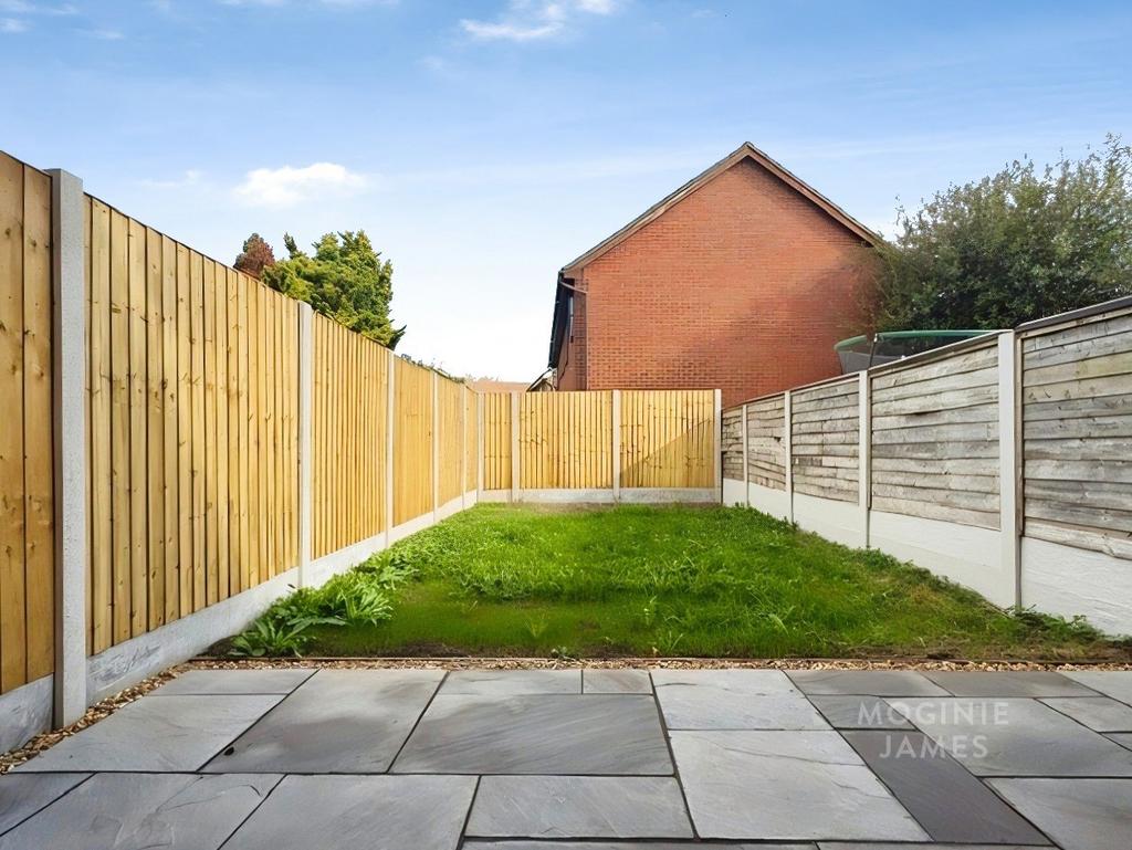House in Cardiff, Trowbridge - View 4