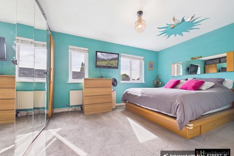 4 bedroom terraced house for sale, Lyndhurst Walk, Borehamwood WD6