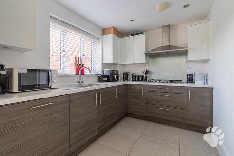 4 bedroom detached house for sale, Monarch Close, Wickford SS11