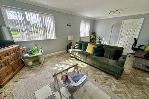 4 bedroom detached house for sale, Trearddur Road, Trearddur Bay, Anglesey, LL65