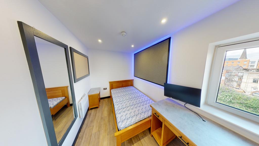 Apartment in Newcastle upon Tyne - View 4