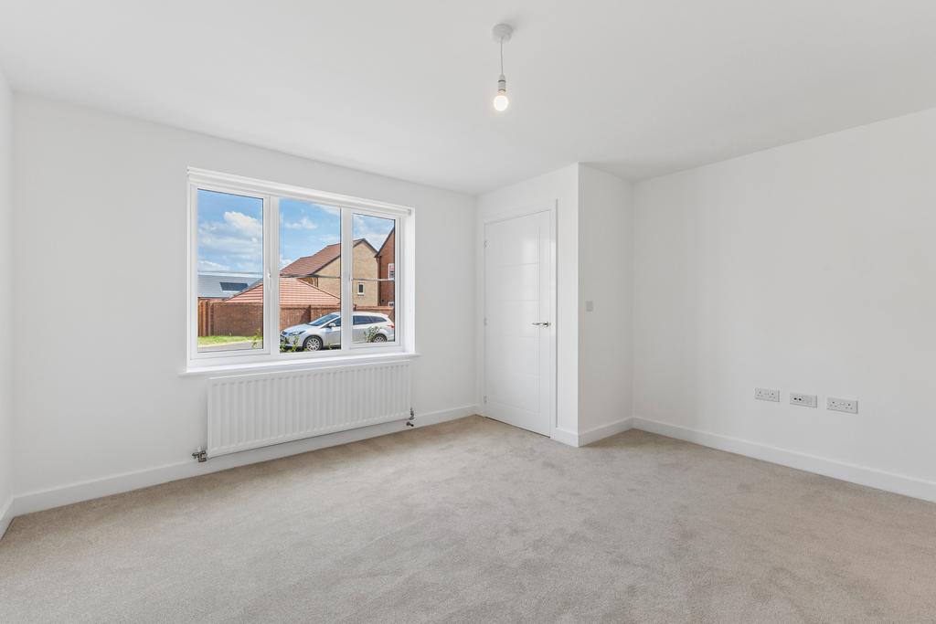 House in Overstone - View 3