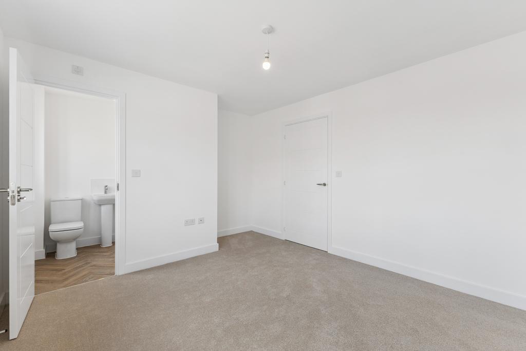 House in Overstone - View 5