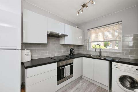 1 bedroom ground floor flat for sale, Highmill, Ware