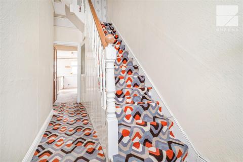 2 bedroom house for sale, Winchester Road, London