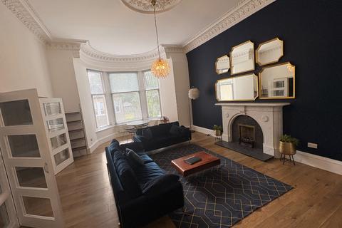 3 bedroom flat to rent, High Calside, Renfrewshire PA2