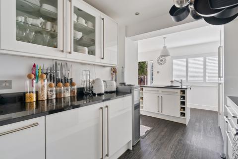 3 bedroom detached house for sale, Bramwell Close, Sunbury-on-thames, TW16