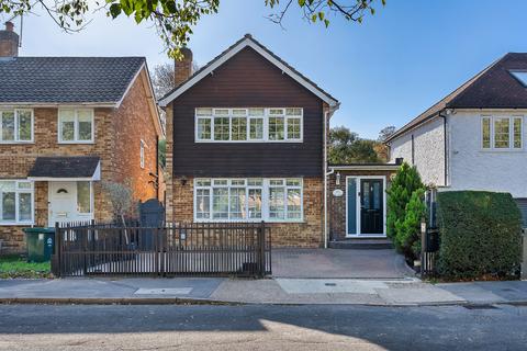3 bedroom detached house for sale, Bramwell Close, Sunbury-on-thames, TW16