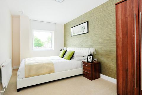 2 bedroom flat to rent, TRS Apartments, Southall, UB2