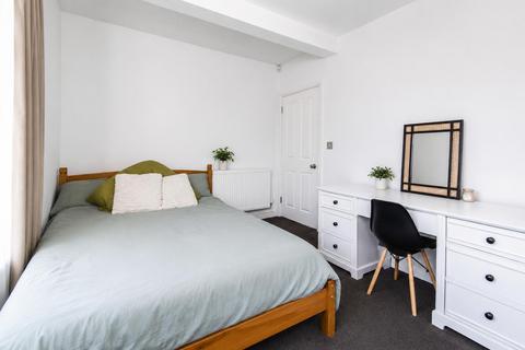 2 bedroom flat to rent, Flat 3 Villa Road, Nottingham NG3
