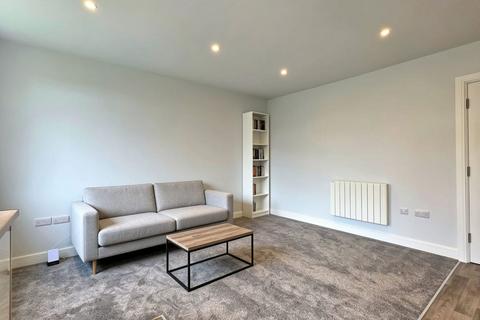 2 bedroom flat to rent, Park Road, Worsborough, S70