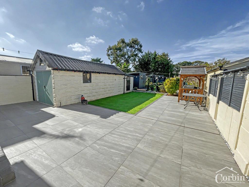 House in Redhill - View 3