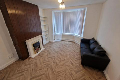 3 bedroom semi-detached house to rent, Leicester LE3