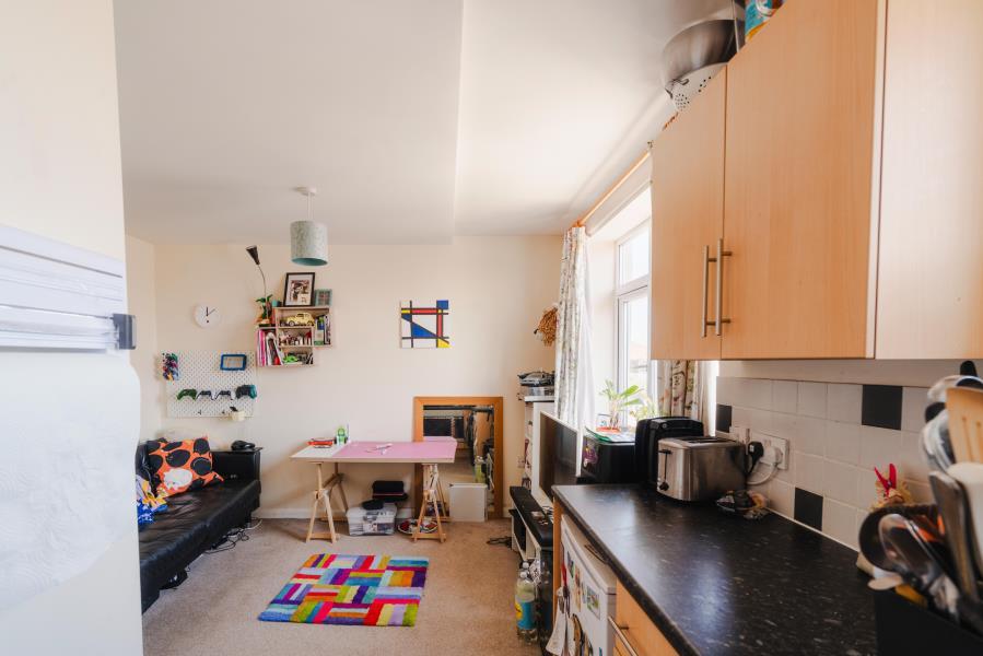 Apartment in Bristol - View 4
